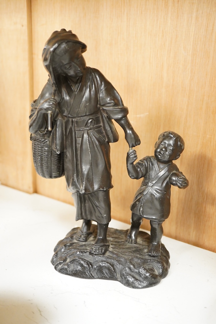 A collection of Chinese and Japanese collectables to include bronzes, cloisonné, 18th century and later ceramics etc